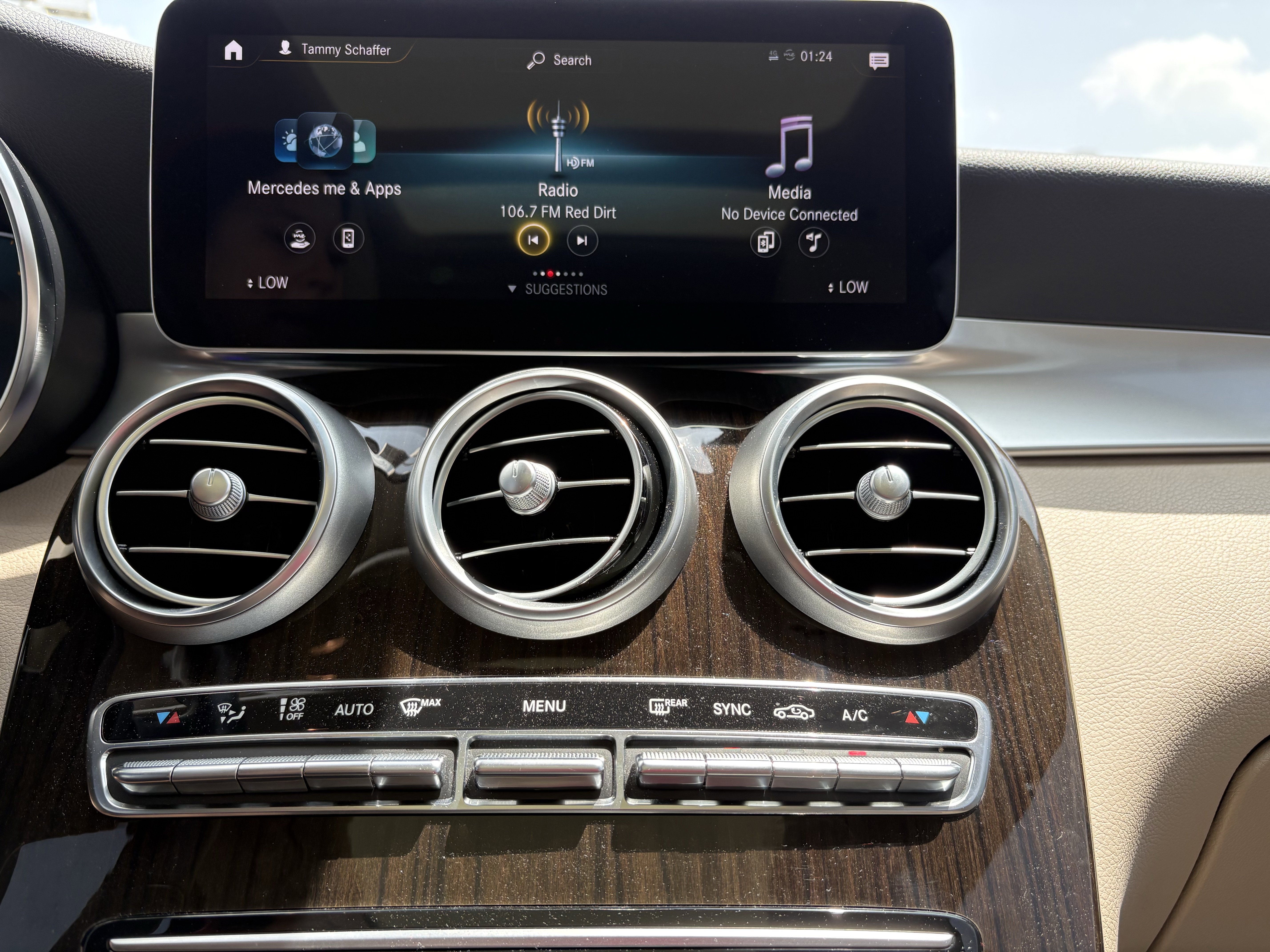 Used 2021 Mercedes-Benz GLC 300 4MATIC w/ Premium Package image 8
