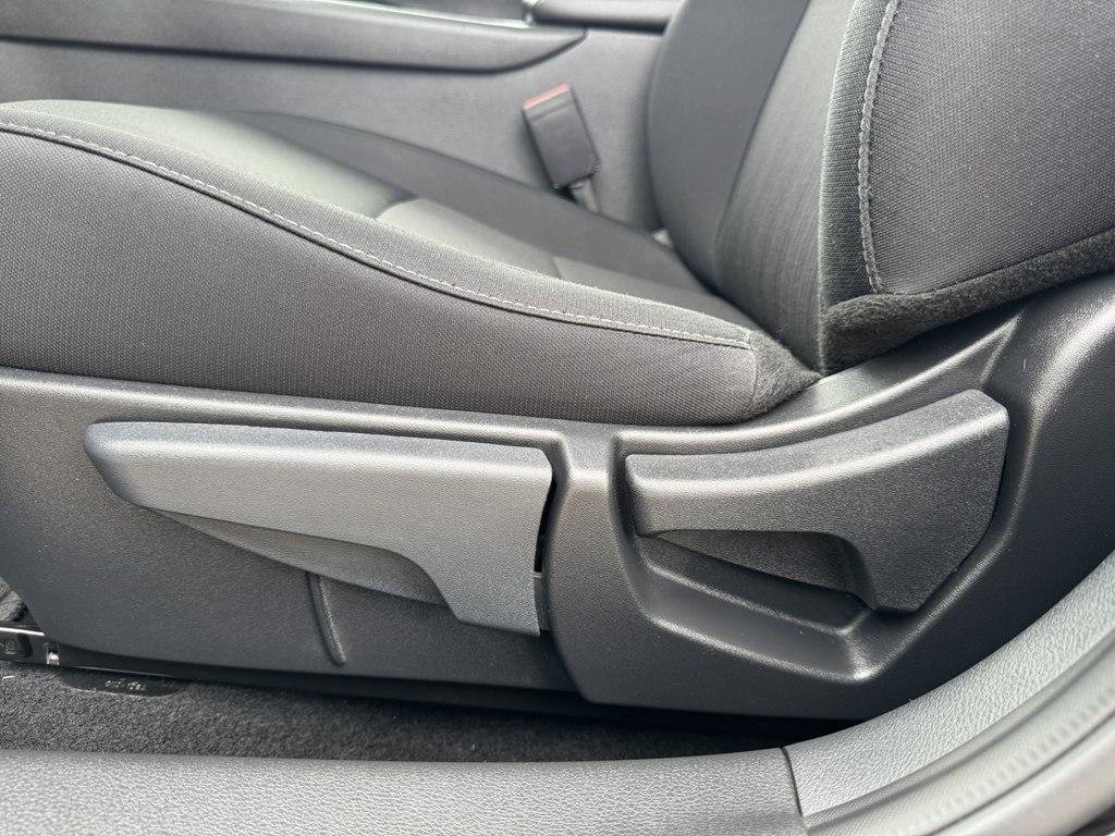 Used 2025 Nissan Sentra SV FWD image 8