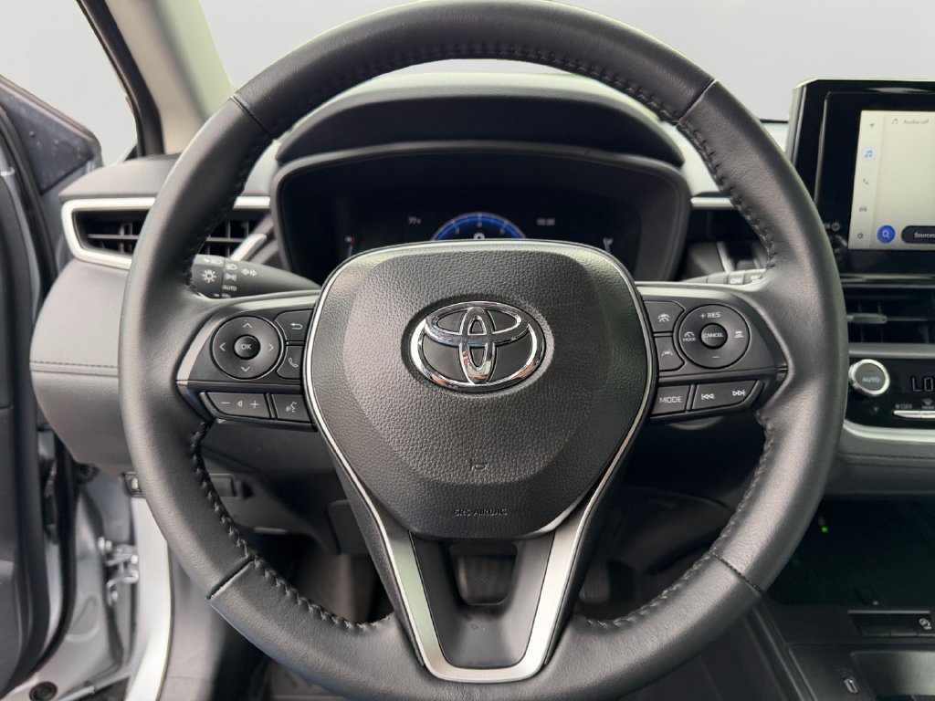 Used 2026 Toyota Corolla Cross LE AWD/4WD image 19