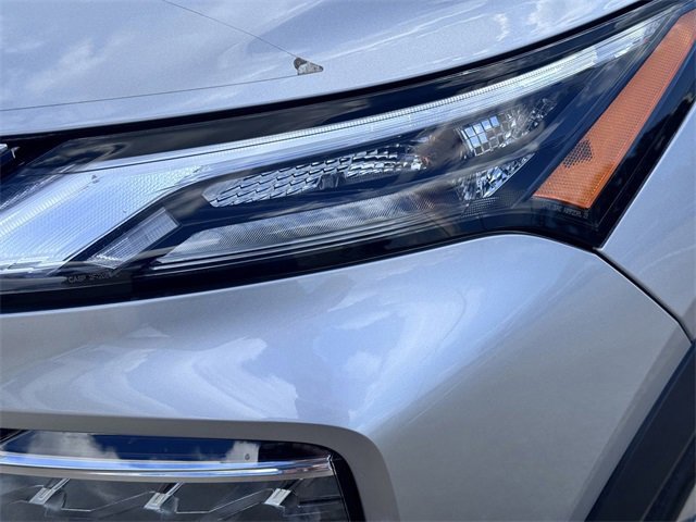 Used 2023 Nissan Rogue SL w/ SL Premium Package image 10