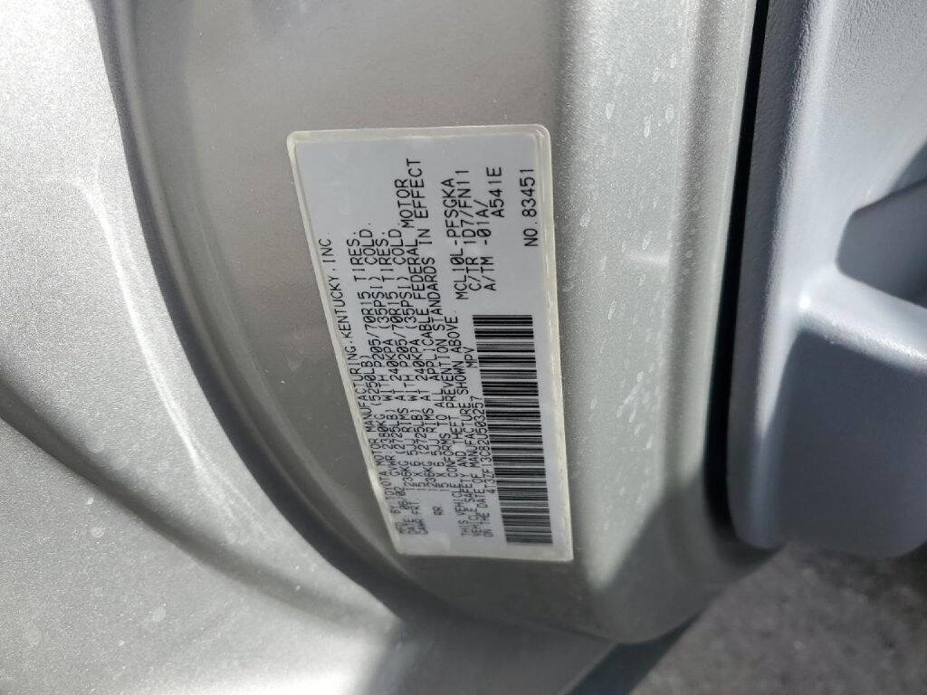 Used 2002 Toyota Sienna LE image 13