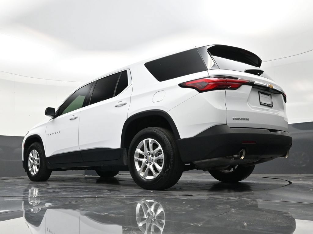 Used 2023 Chevrolet Traverse LS FWD image 21