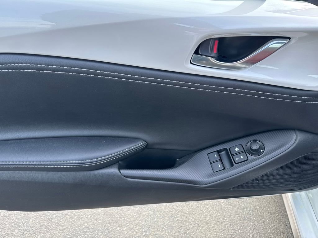 Used 2020 MAZDA MX-5 Miata RF 100th Anniversary image 10