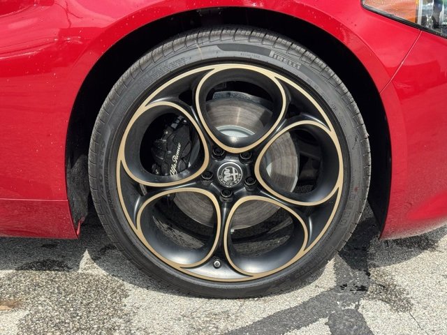 New 2025 Alfa Romeo Giulia AWD w/ Driving Assist Package image 9