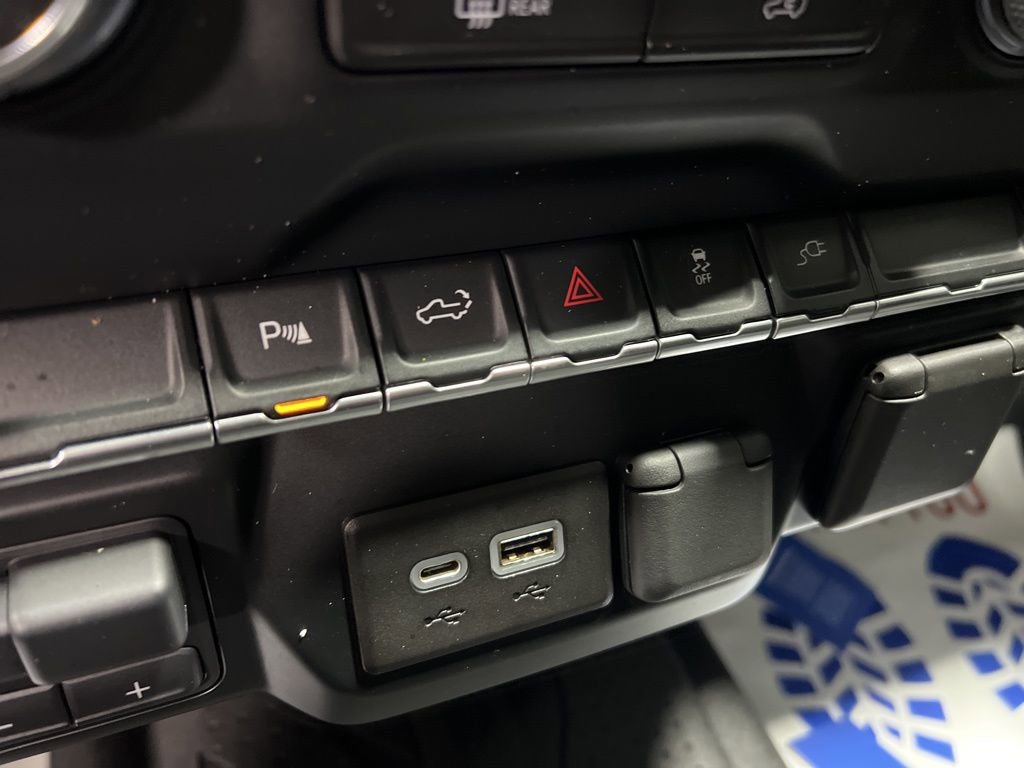 Used 2022 Chevrolet Silverado 2500 LT AWD/4WD image 34