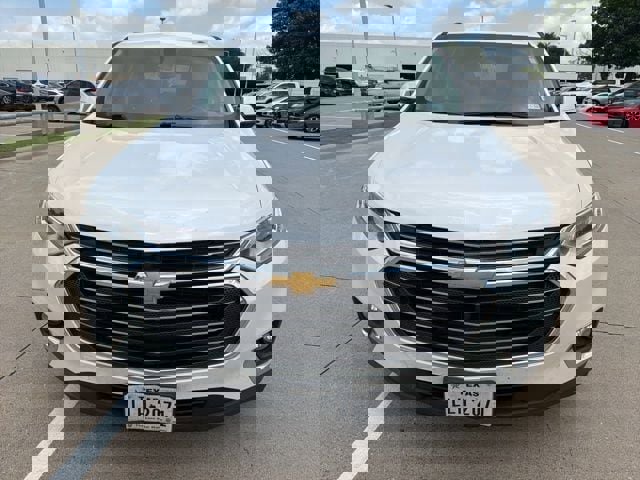 Used 2018 Chevrolet Traverse LT FWD image 2