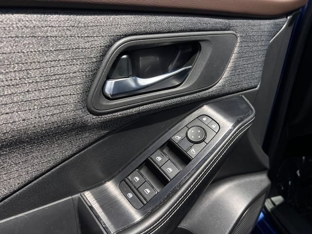 Used 2023 Nissan Rogue SV FWD image 11