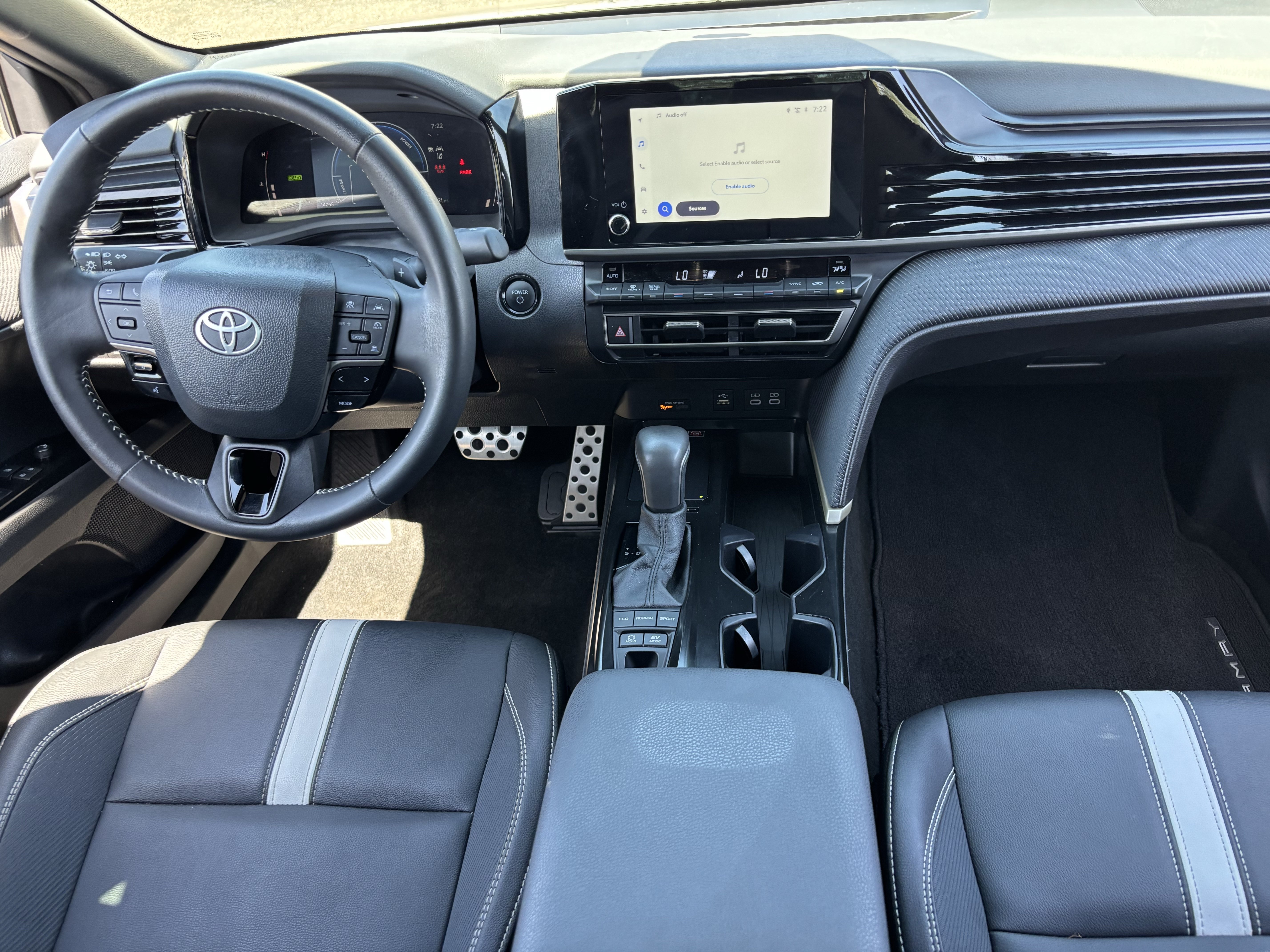 Used 2026 Toyota Camry SE w/ Convenience Package FWD image 14