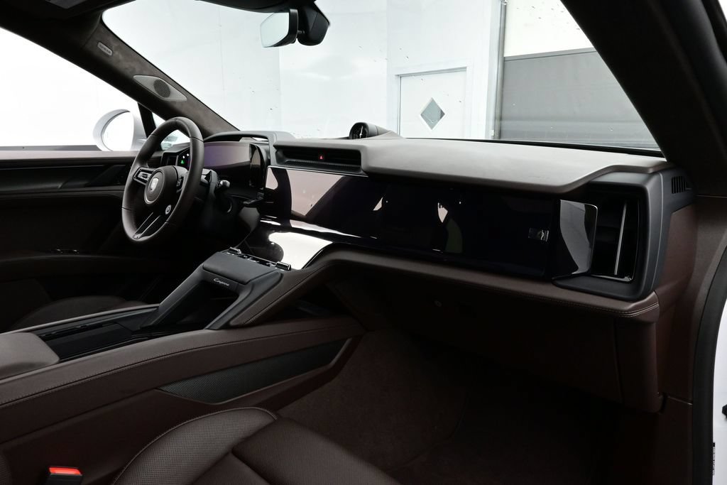 New 2026 Porsche Cayenne Turbo AWD/4WD image 18