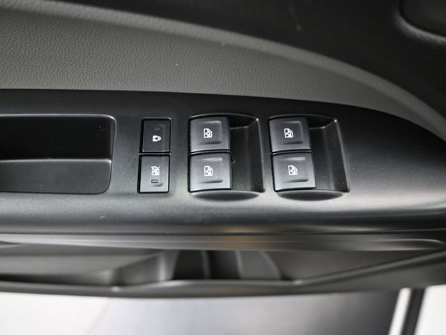 Used 2022 Chevrolet Colorado W/T image 11