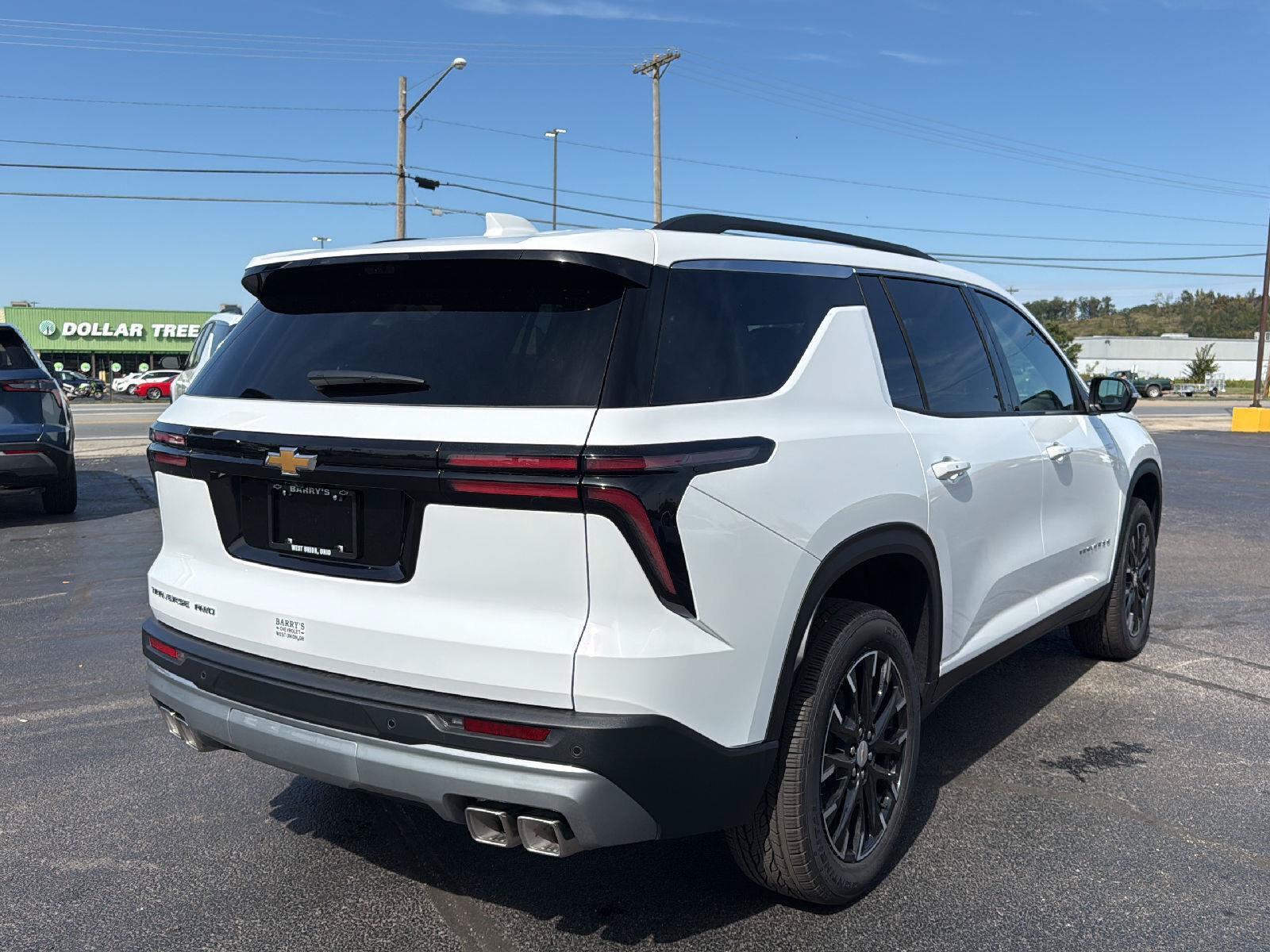 New 2026 Chevrolet Traverse LT w/ Sun and Wheel Package AWD/4WD image 5