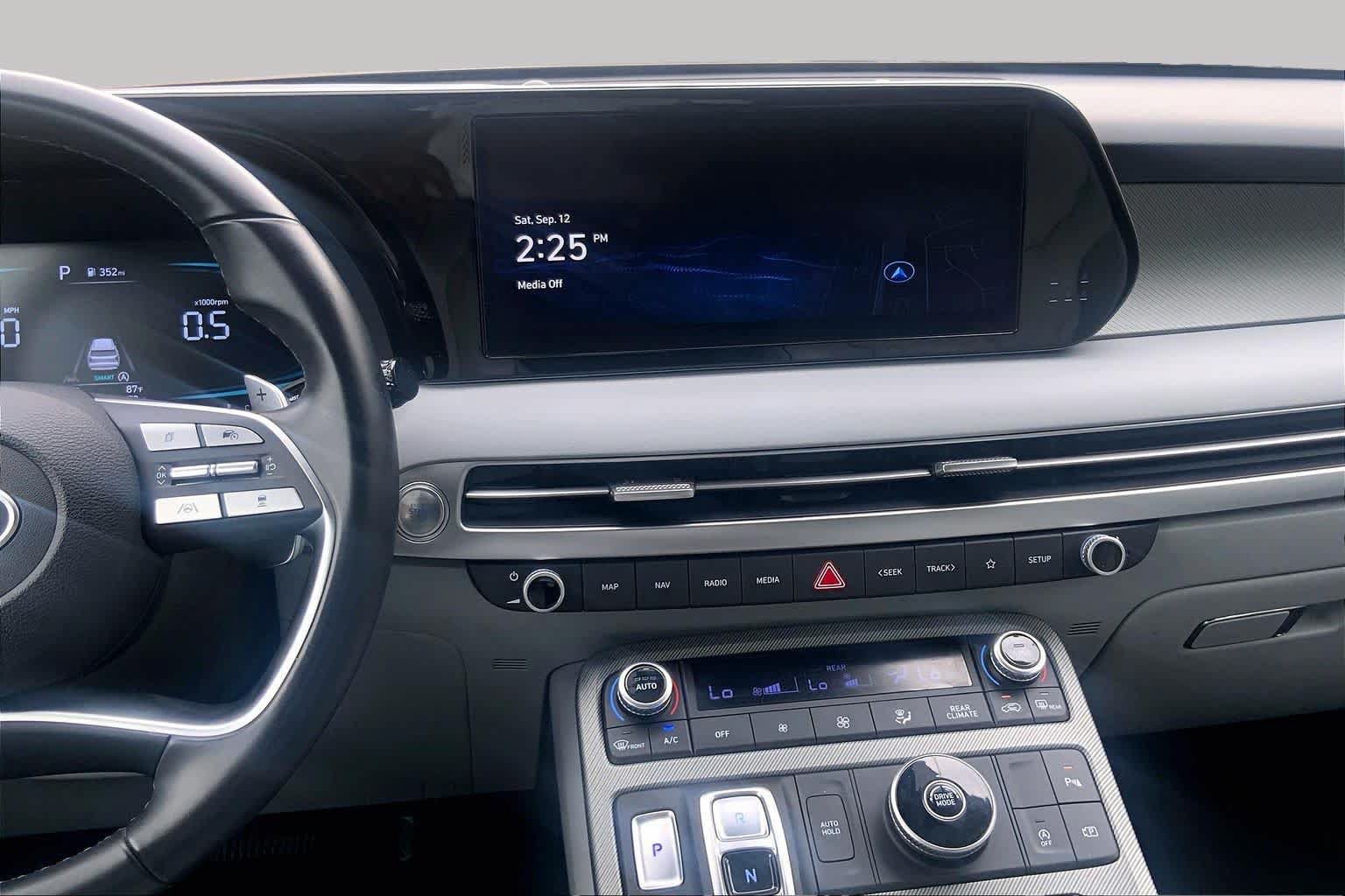 Used 2025 Hyundai Palisade SEL FWD image 7