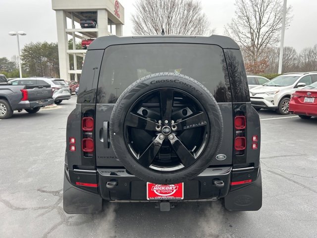 Used 2023 Land Rover Defender 90 X-Dynamic SE image 6