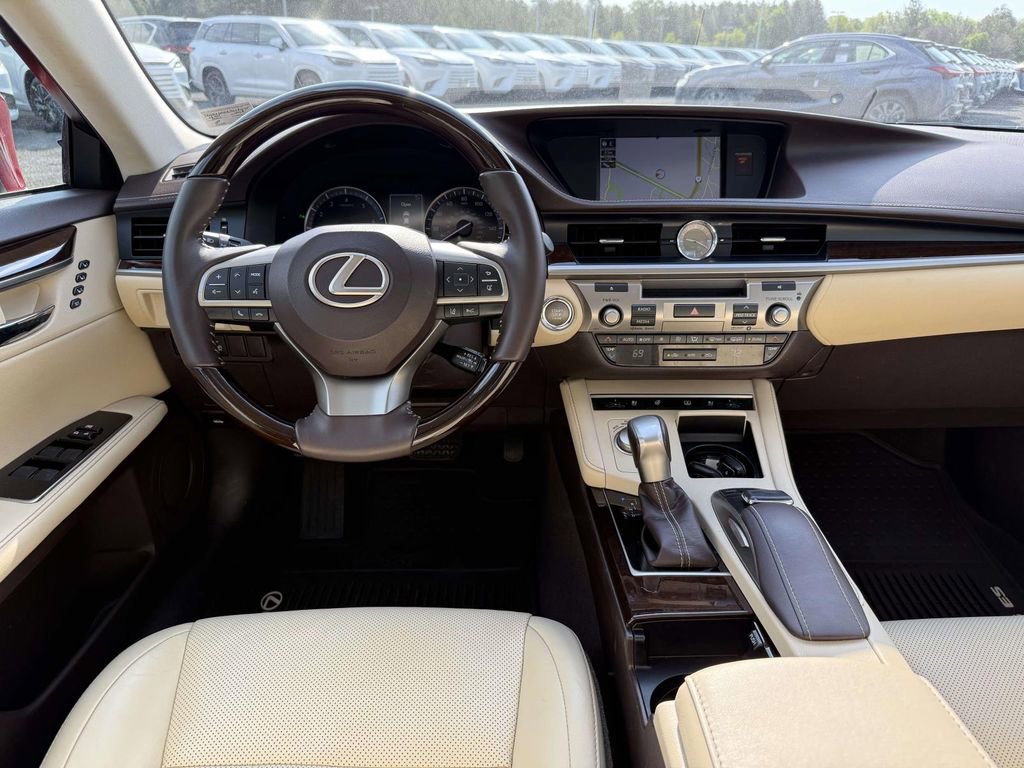 Used 2018 Lexus ES 350 w/ Luxury Package w/Wood Trim FWD image 8
