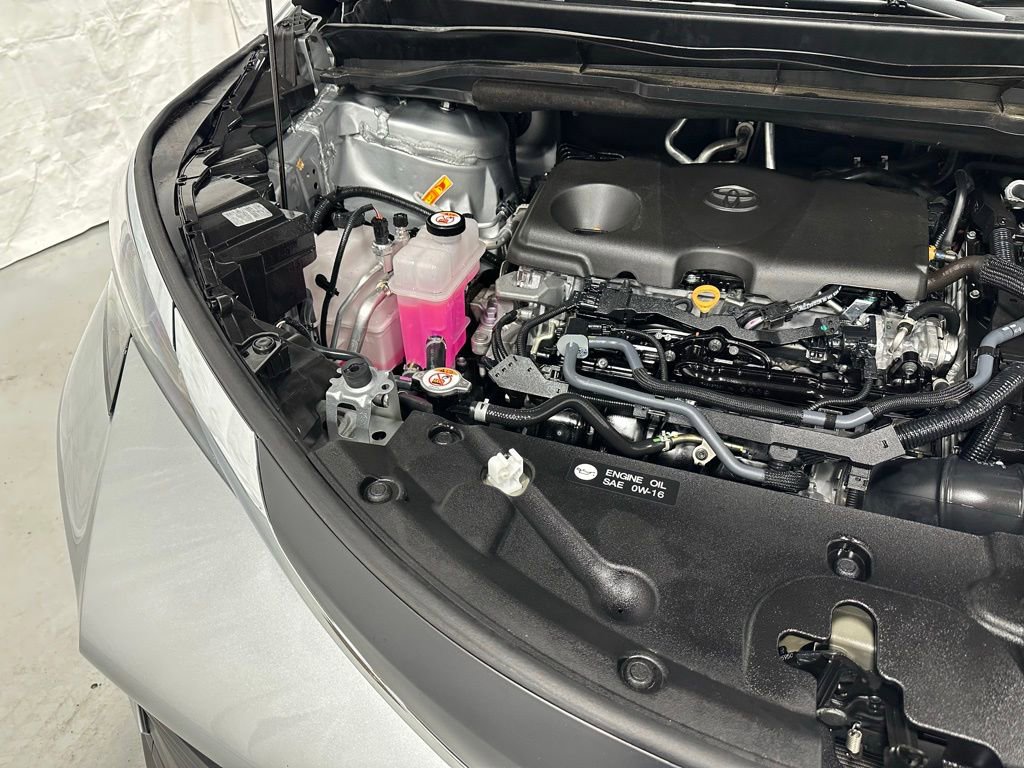 Used 2025 Toyota Sienna LE image 71