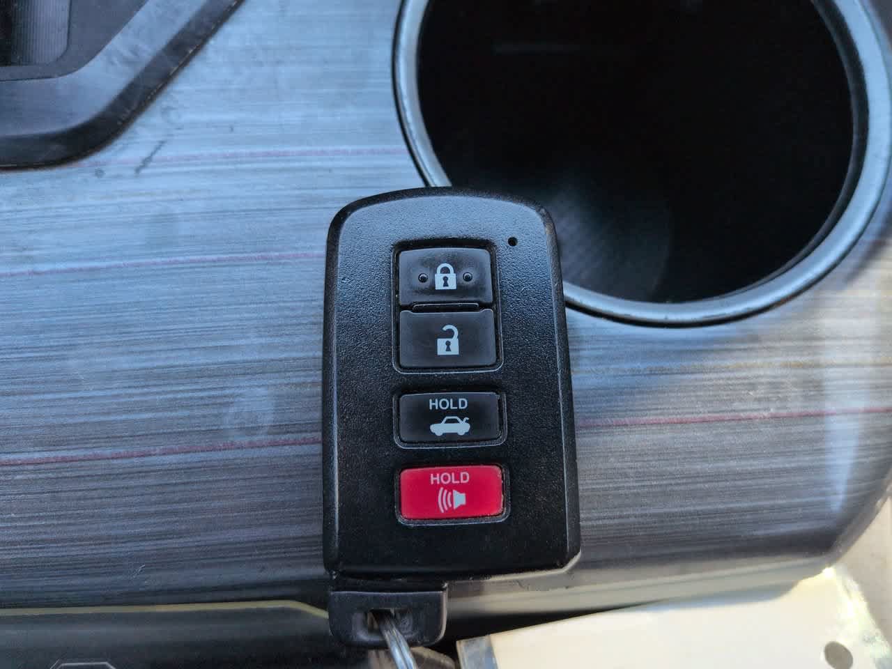 Used 2013 Toyota Camry XLE FWD image 25