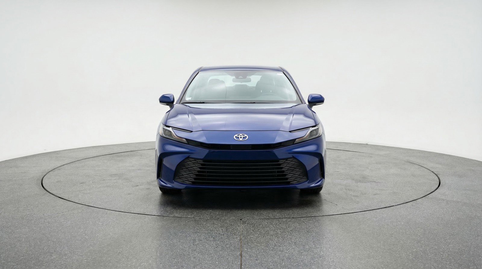Used 2025 Toyota Camry LE FWD image 2