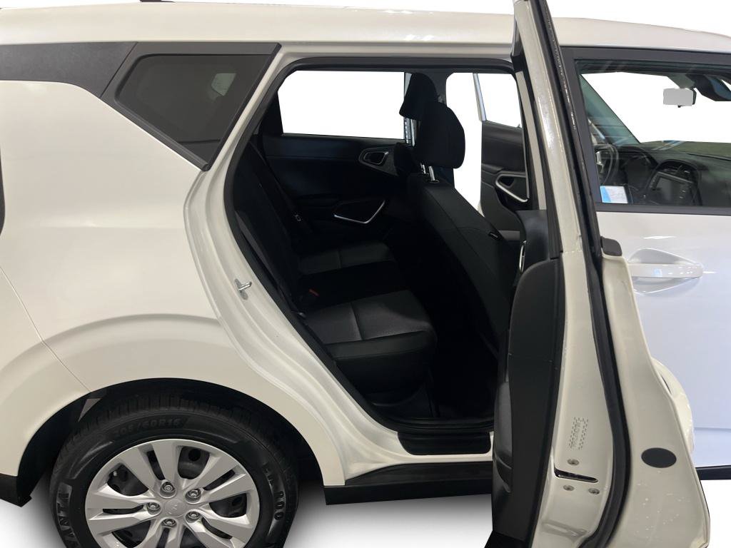 Used 2023 Kia Soul LX FWD image 18