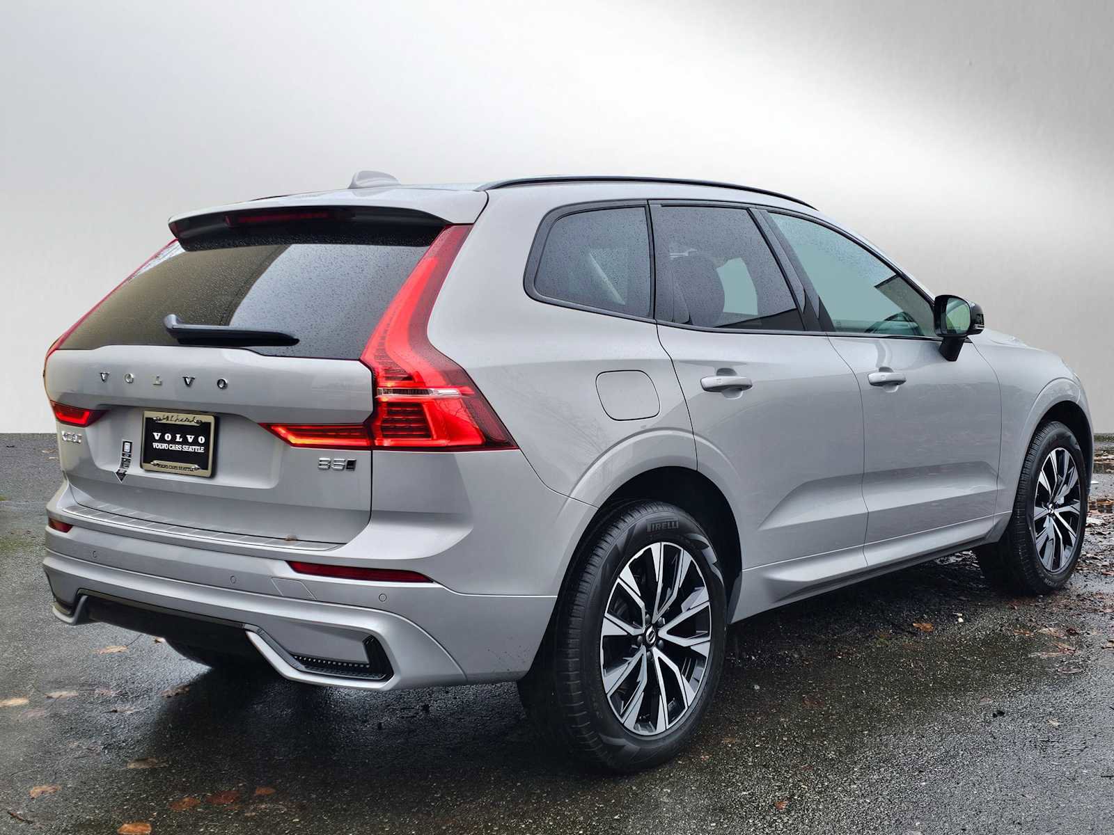 Certified 2025 Volvo XC60 B5 Core w/ Protection Package Premier image 38