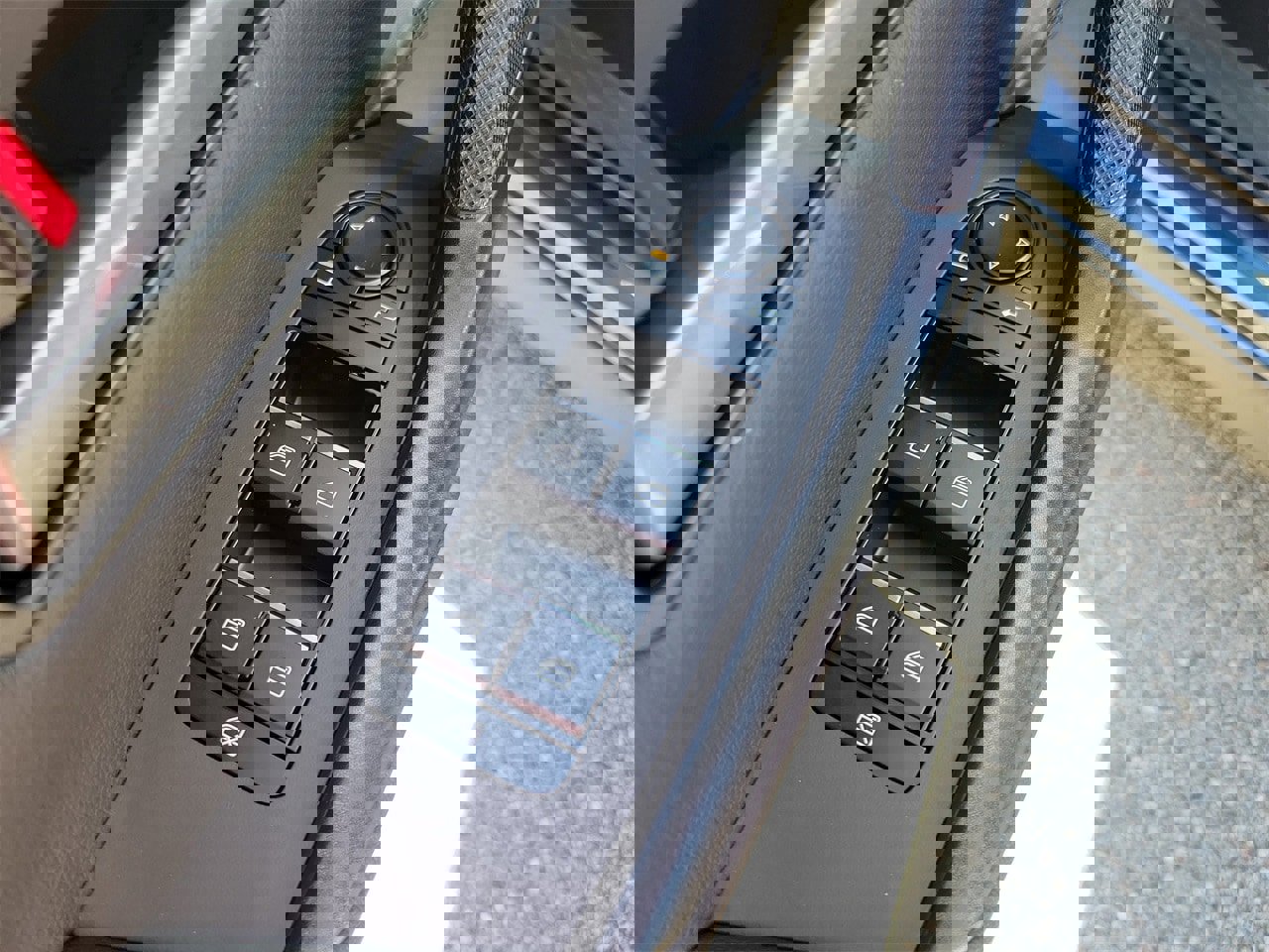 Used 2025 MAZDA CX-50 AWD 2.5 S w/ Premium Package image 15