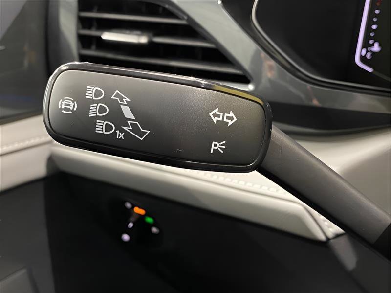 Used 2022 Volkswagen Taos SEL image 20