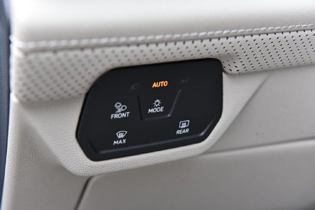 New 2026 Volkswagen Atlas SE FWD image 10