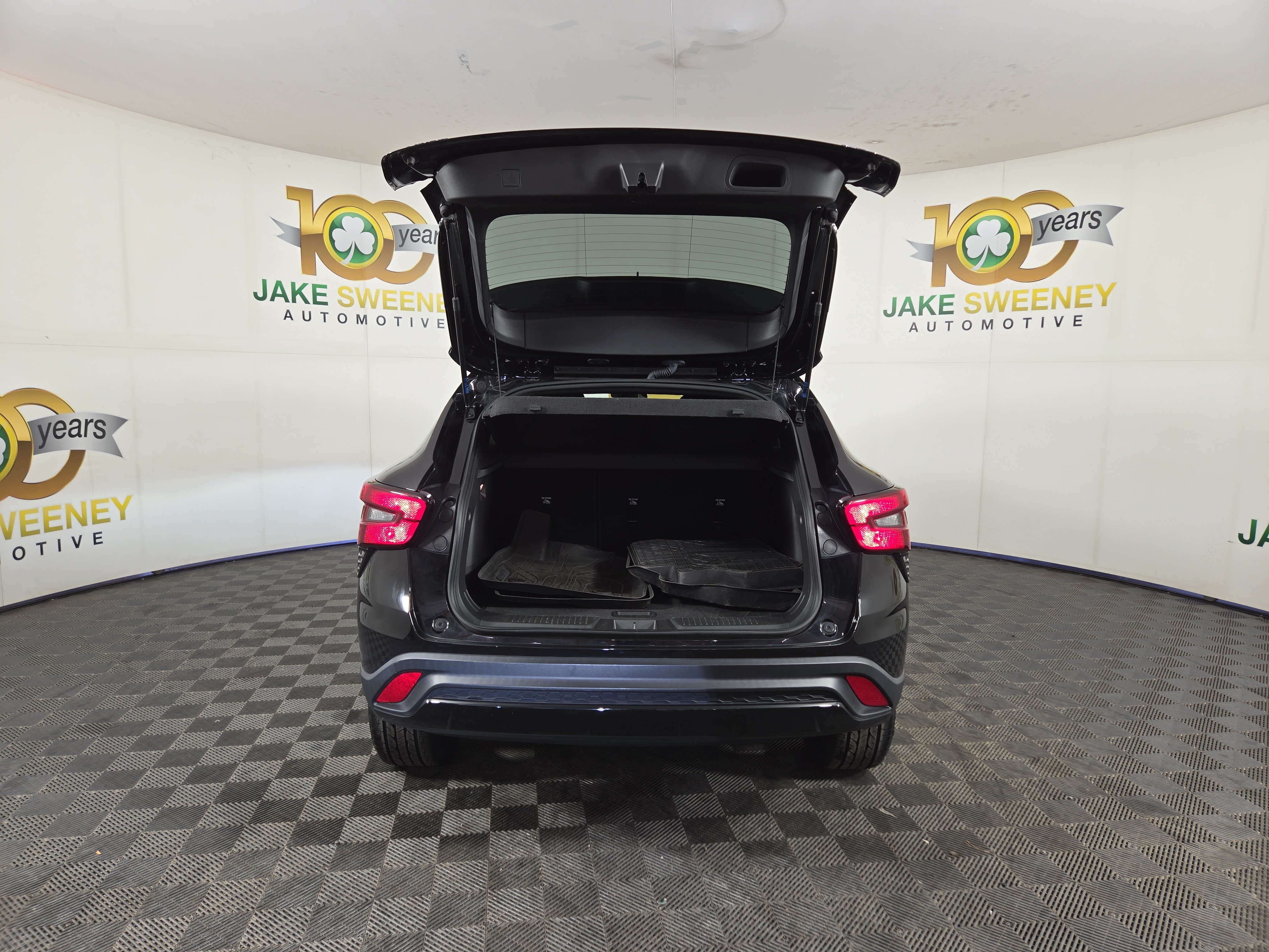 Certified 2024 Chevrolet Trax RS w/ Driver Confidence Package FWD image 31