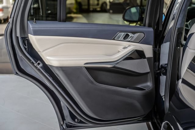 Used 2020 BMW X7 xDrive40i w/ M Sport Package AWD/4WD image 57