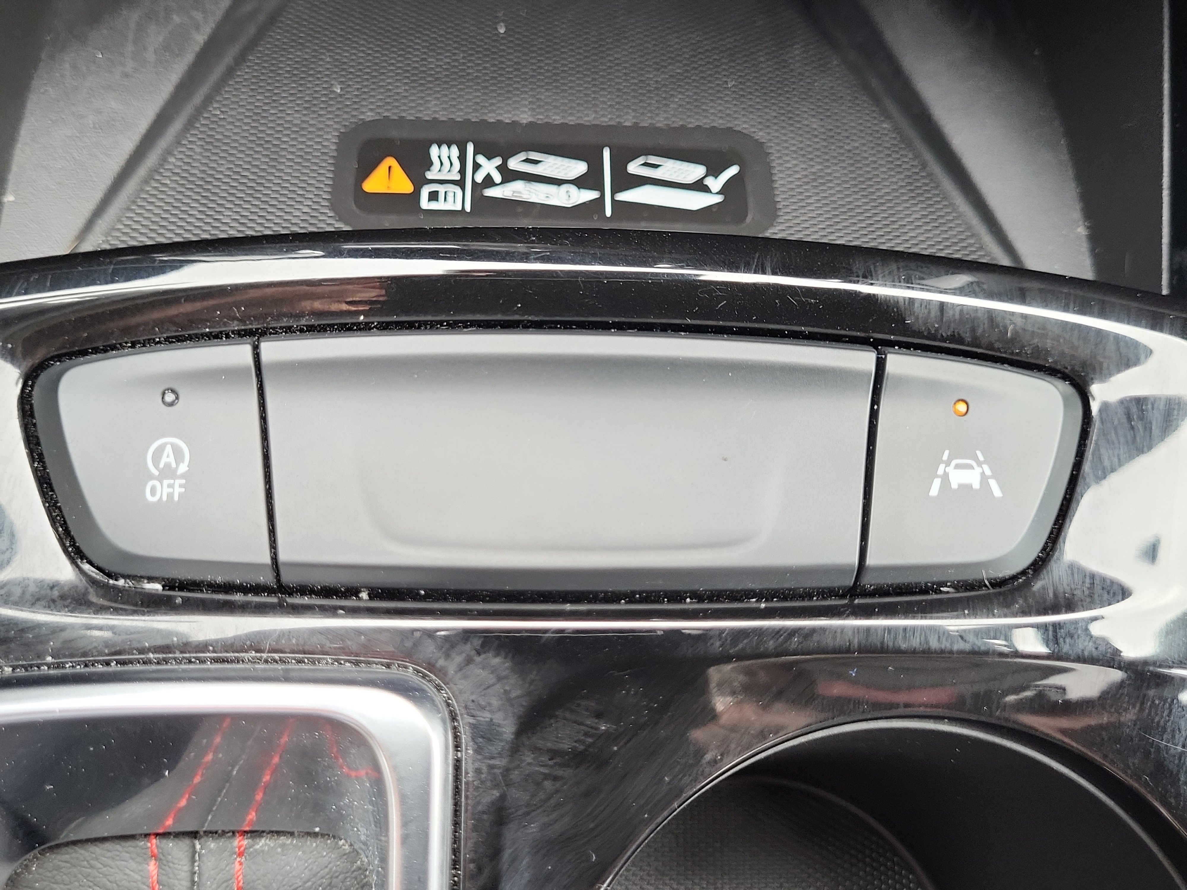 Certified 2024 Chevrolet Trax RS w/ Sunroof Package FWD image 27