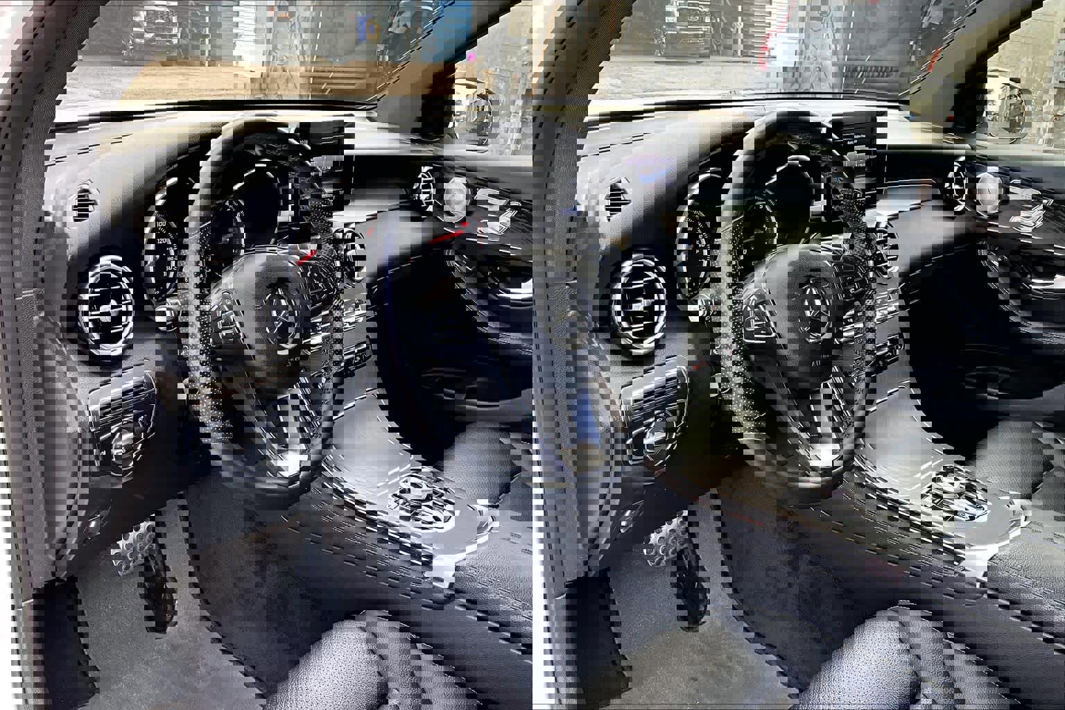 Used 2018 Mercedes-Benz GLC 300 4MATIC Coupe image 18