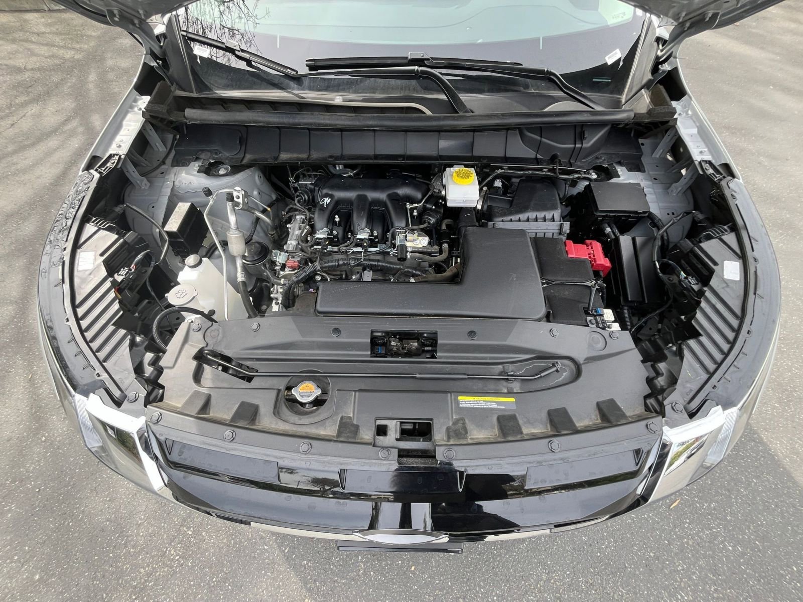 Used 2025 Nissan Pathfinder SV image 35