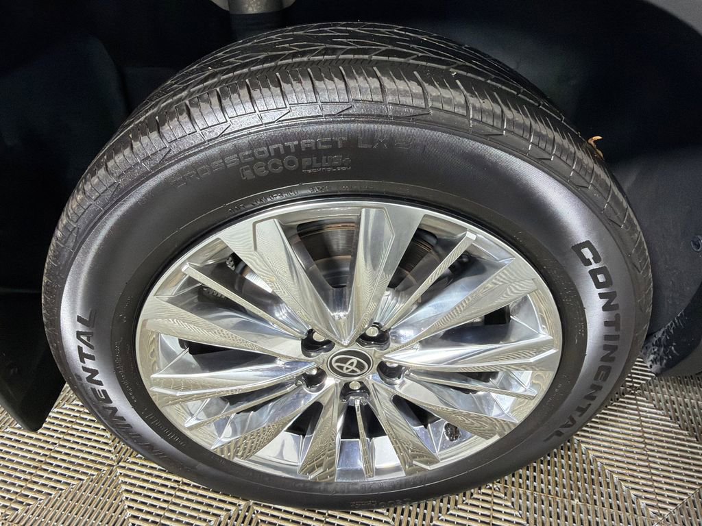 Used 2024 Toyota Grand Highlander Platinum image 18