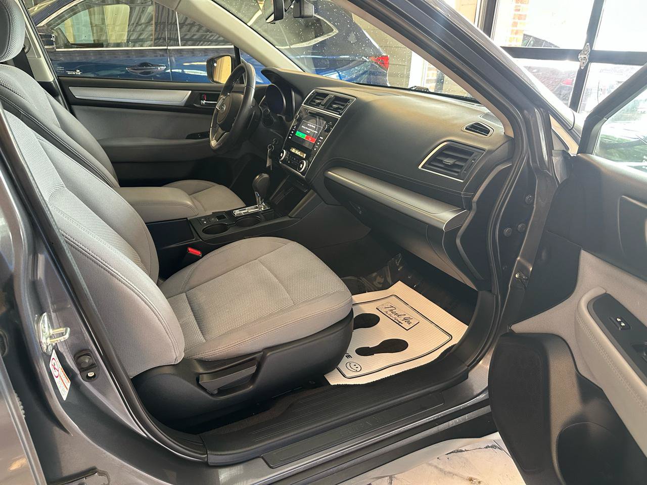 Used 2019 Subaru Outback 2.5i Premium w/ Popular Package #2 AWD/4WD image 17