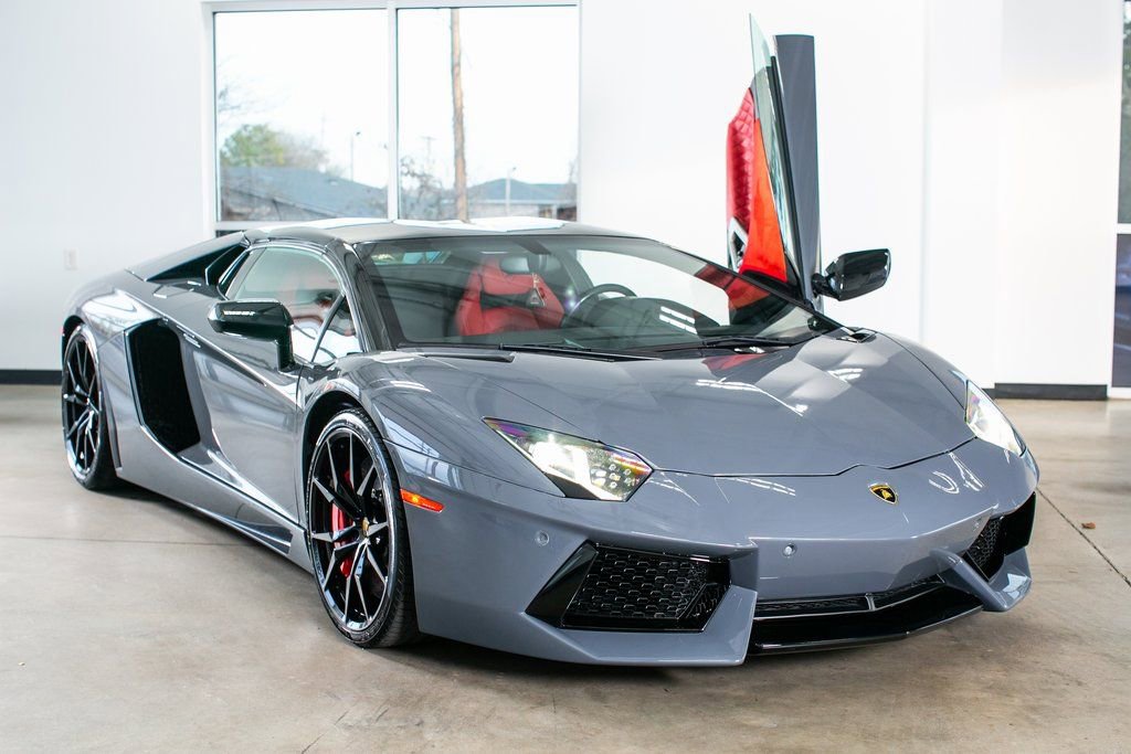 Used 2013 Lamborghini Aventador LP 700-4 image 5