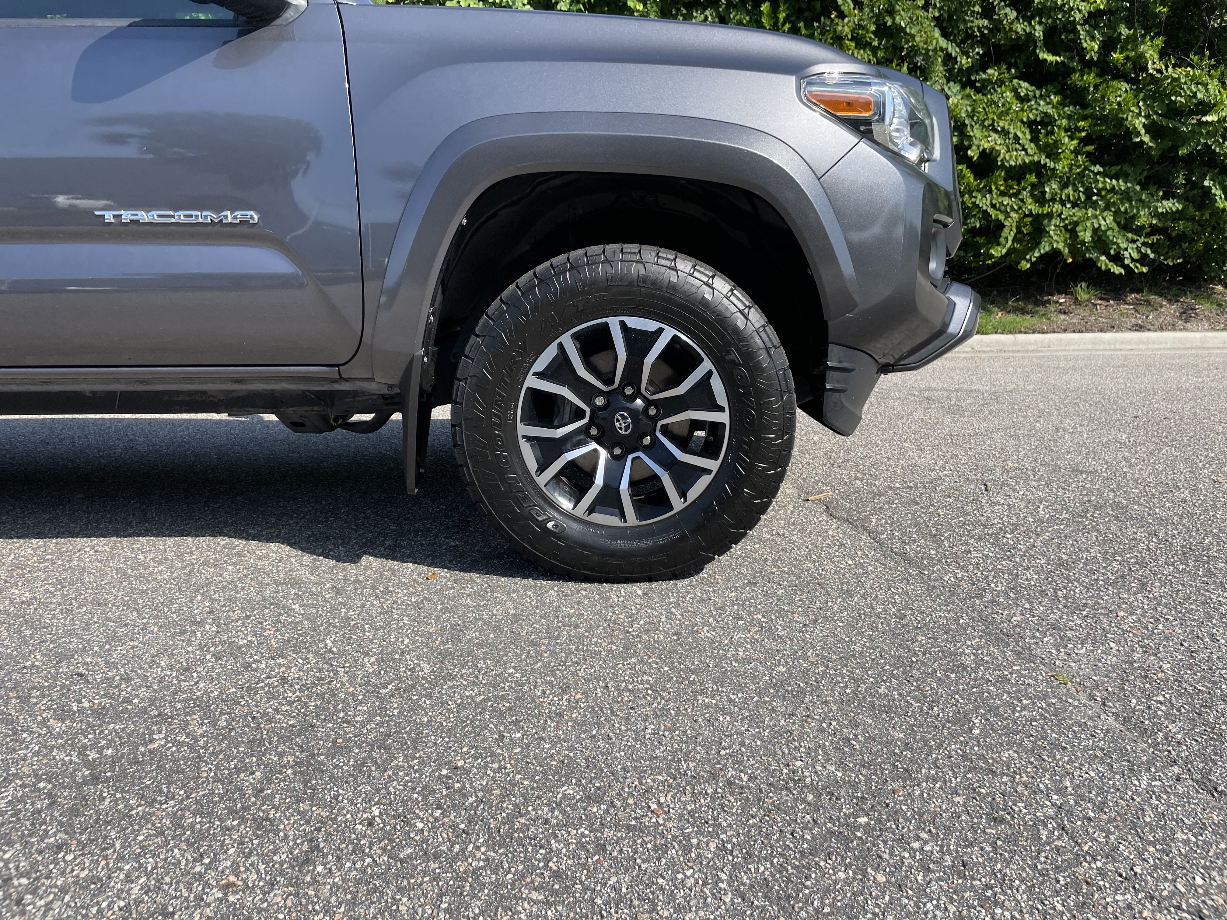 Used 2022 Toyota Tacoma TRD Sport w/ Technology Package AWD/4WD image 12