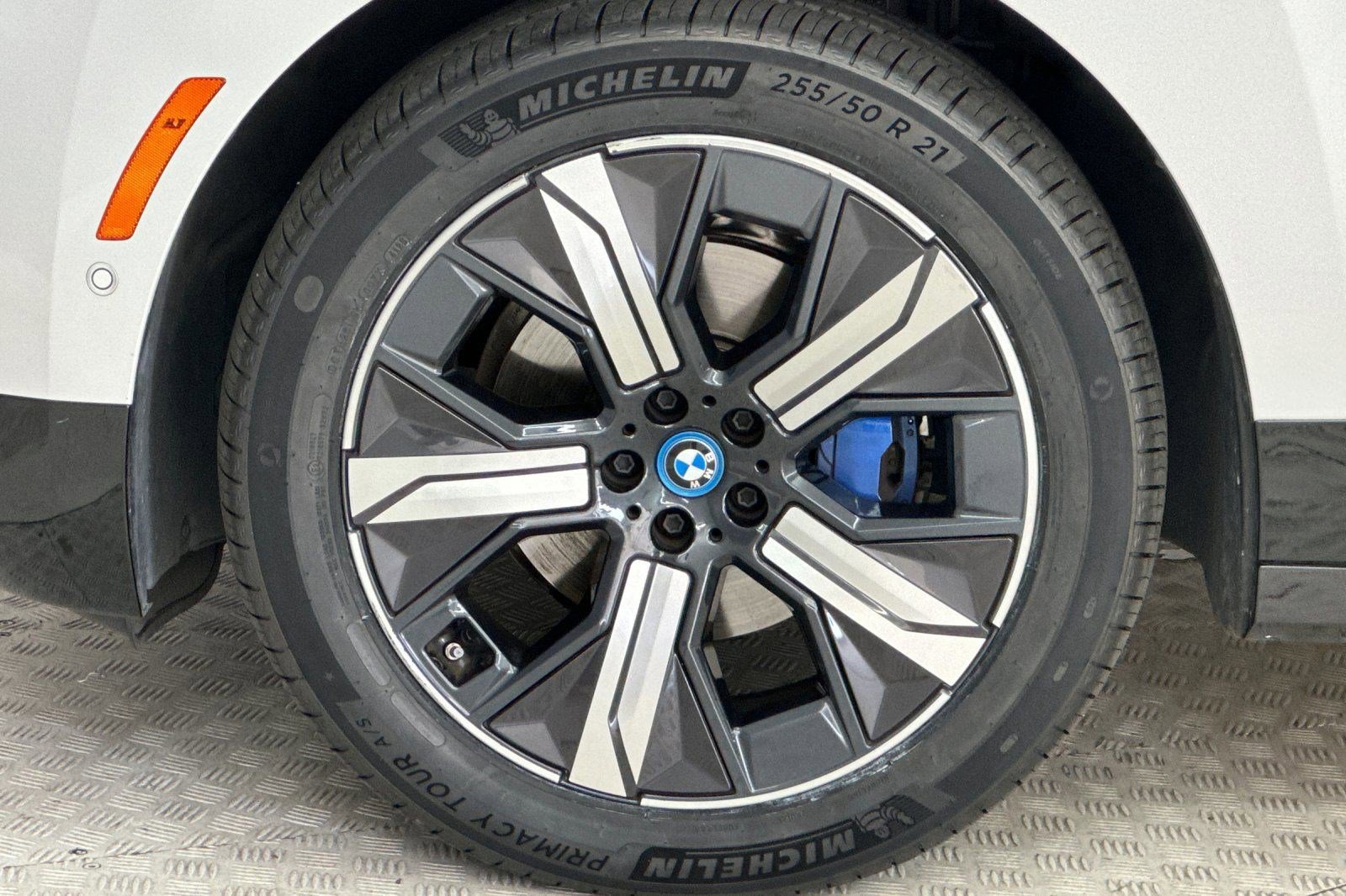 Used 2024 BMW iX xDrive50 w/ Sport Package image 11