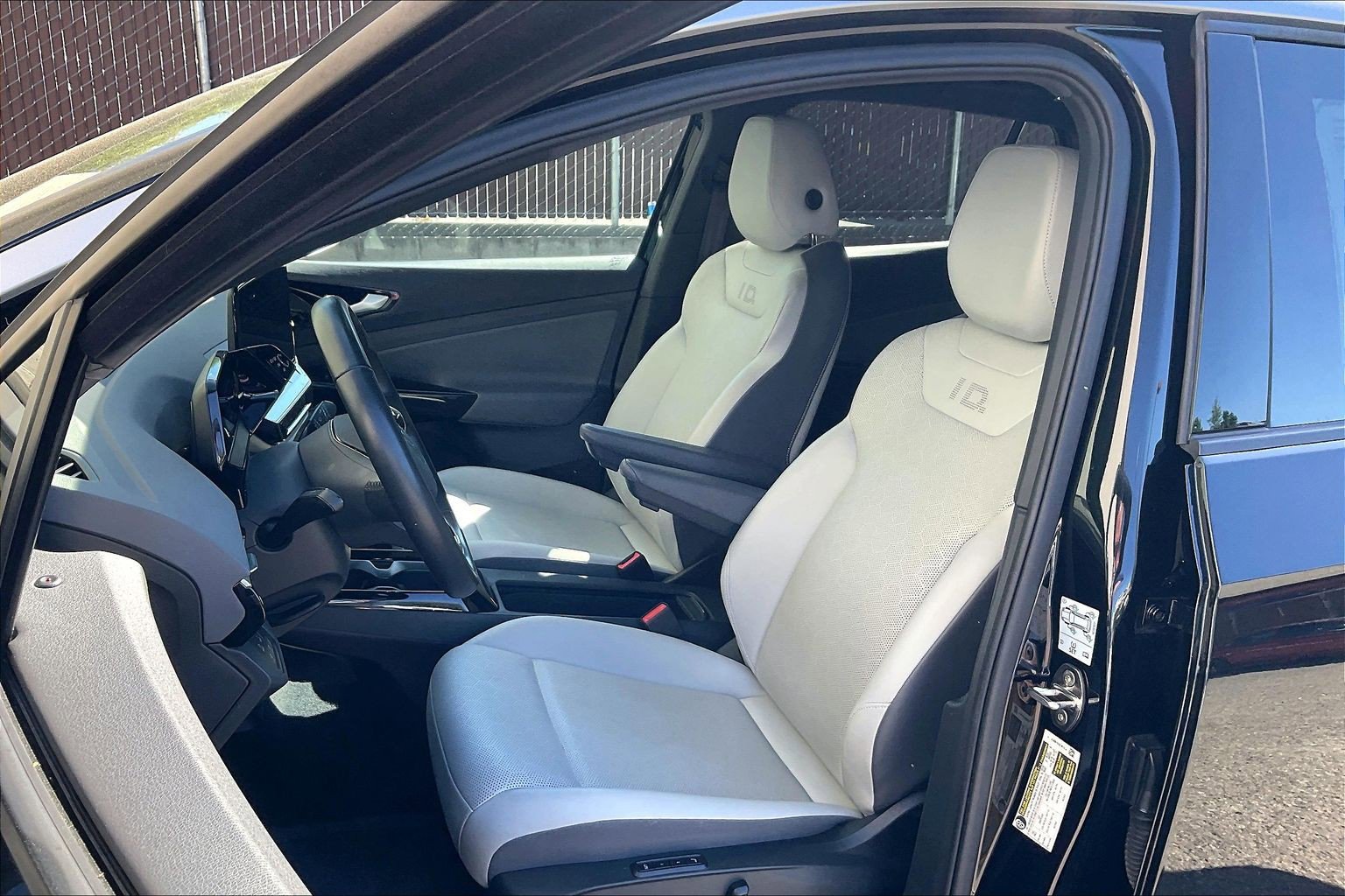 Certified 2022 Volkswagen ID.4 Pro S w/ Gradient Package image 23