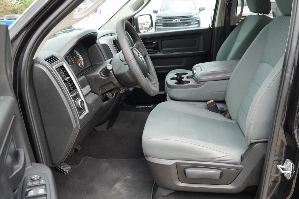 Used 2017 RAM 1500 Express AWD/4WD image 8