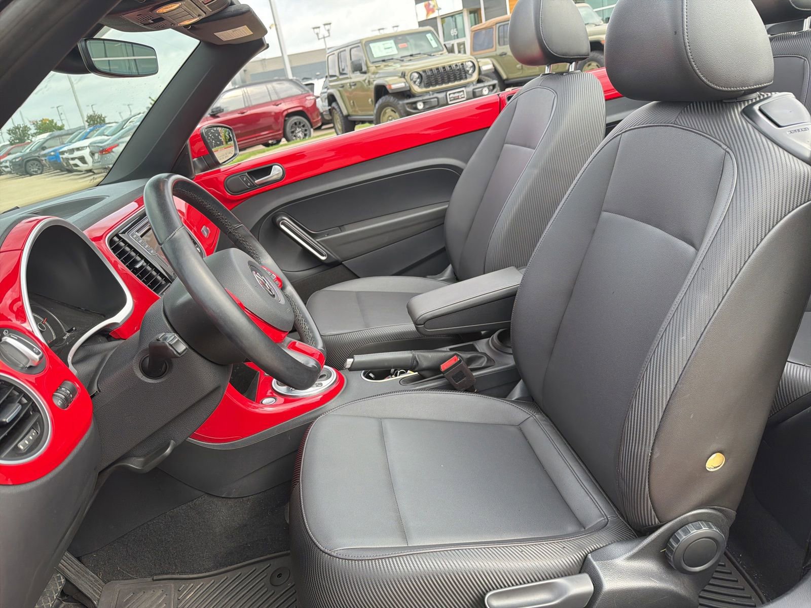 Used 2019 Volkswagen Beetle 2.0T SE FWD image 10