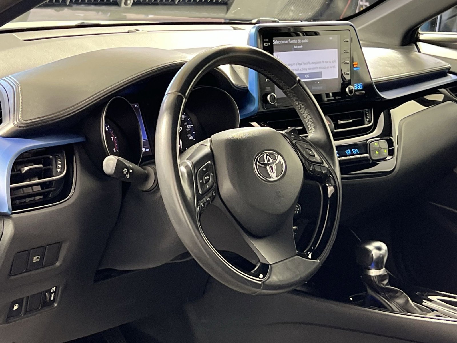 Used 2019 Toyota C-HR XLE FWD image 17
