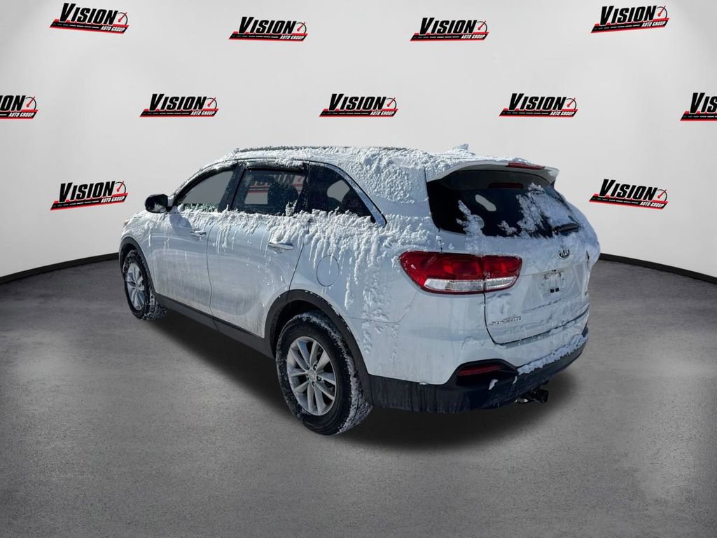 Used 2018 Kia Sorento LX image 7