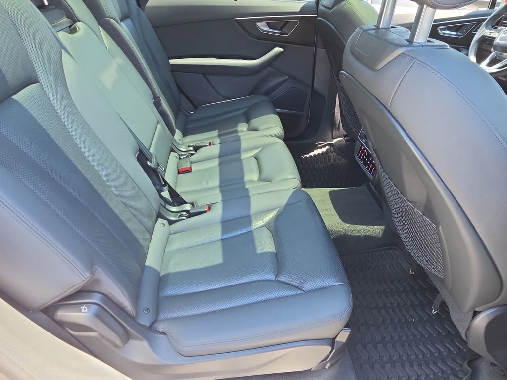 Used 2021 Audi Q7 2.0T Premium Plus AWD/4WD image 18