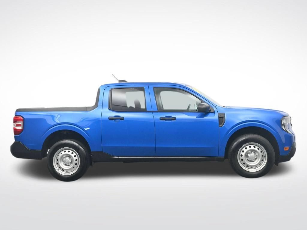 Used 2025 Ford Maverick XL w/ Equipment Group 102A AWD/4WD image 4