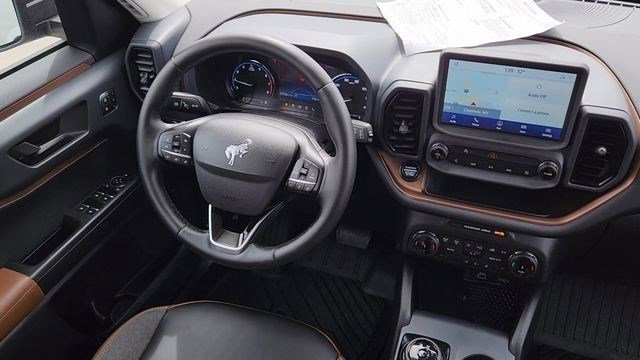 Used 2024 Ford Bronco Sport Outer Banks w/ Tech Package image 5