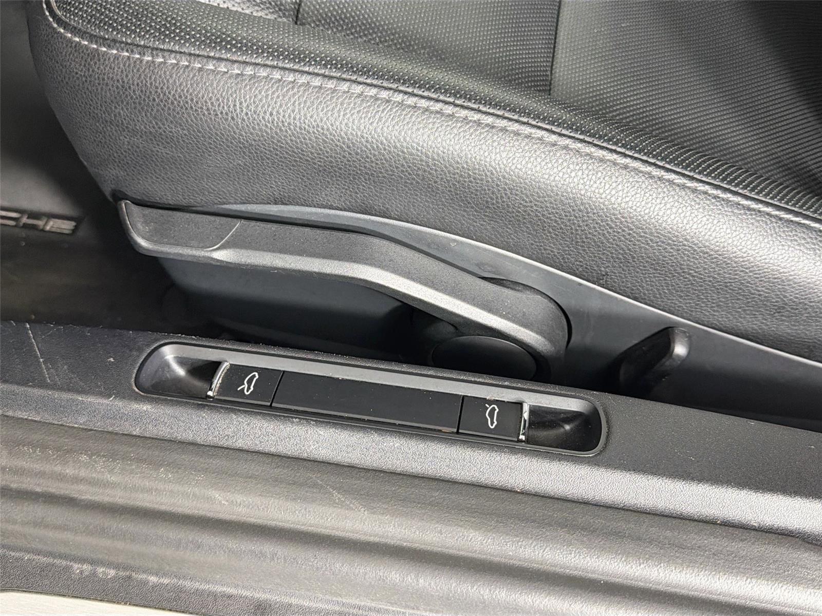 Certified 2018 Porsche 718 Boxster S RWD image 29