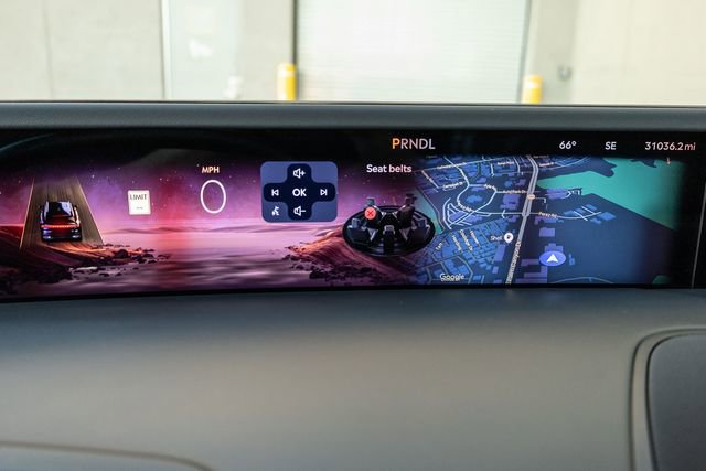 Used 2024 Lincoln Nautilus Reserve image 9