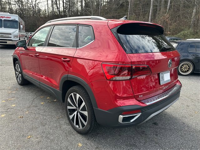 Certified 2022 Volkswagen Taos SE image 5