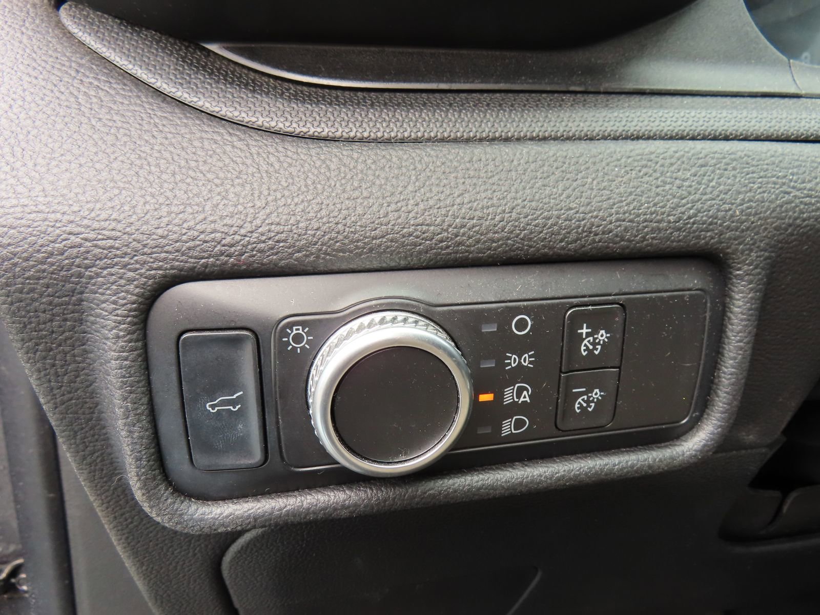 Used 2020 Ford Explorer 4WD image 12