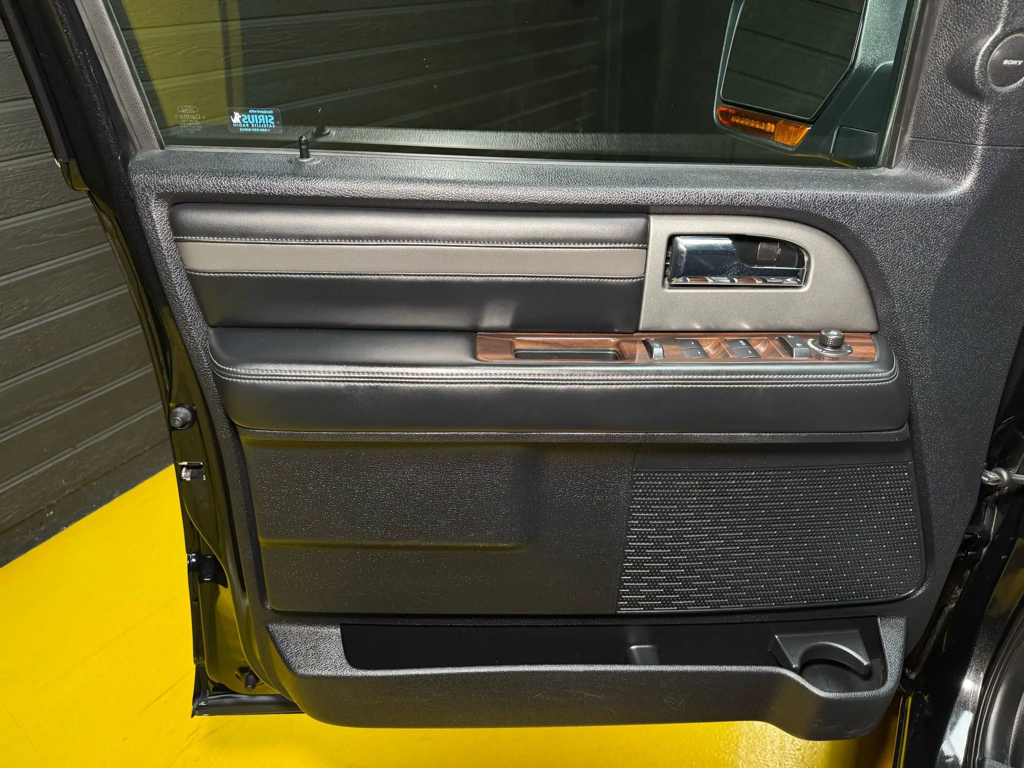 Used 2015 Ford Expedition EL Platinum image 35