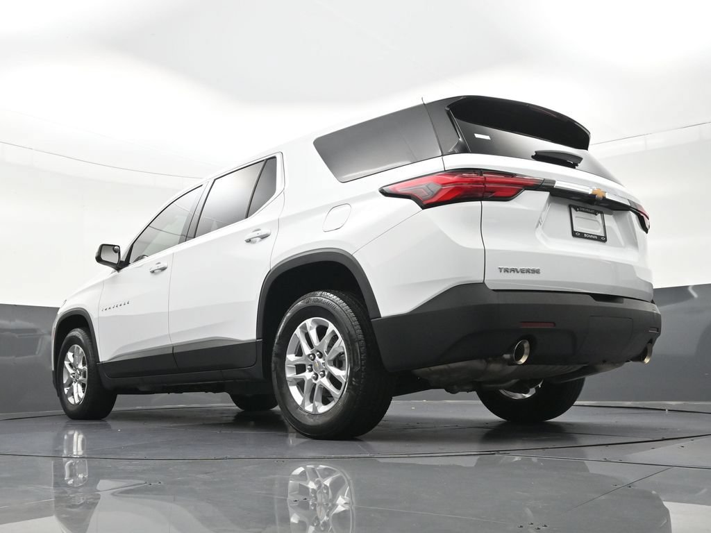Used 2023 Chevrolet Traverse LS FWD image 27